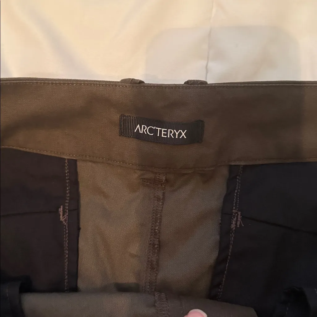 Arc'teryx A2B Crop Chino Capri Commuter Bike Pants, Size 10, Brown - Image 8