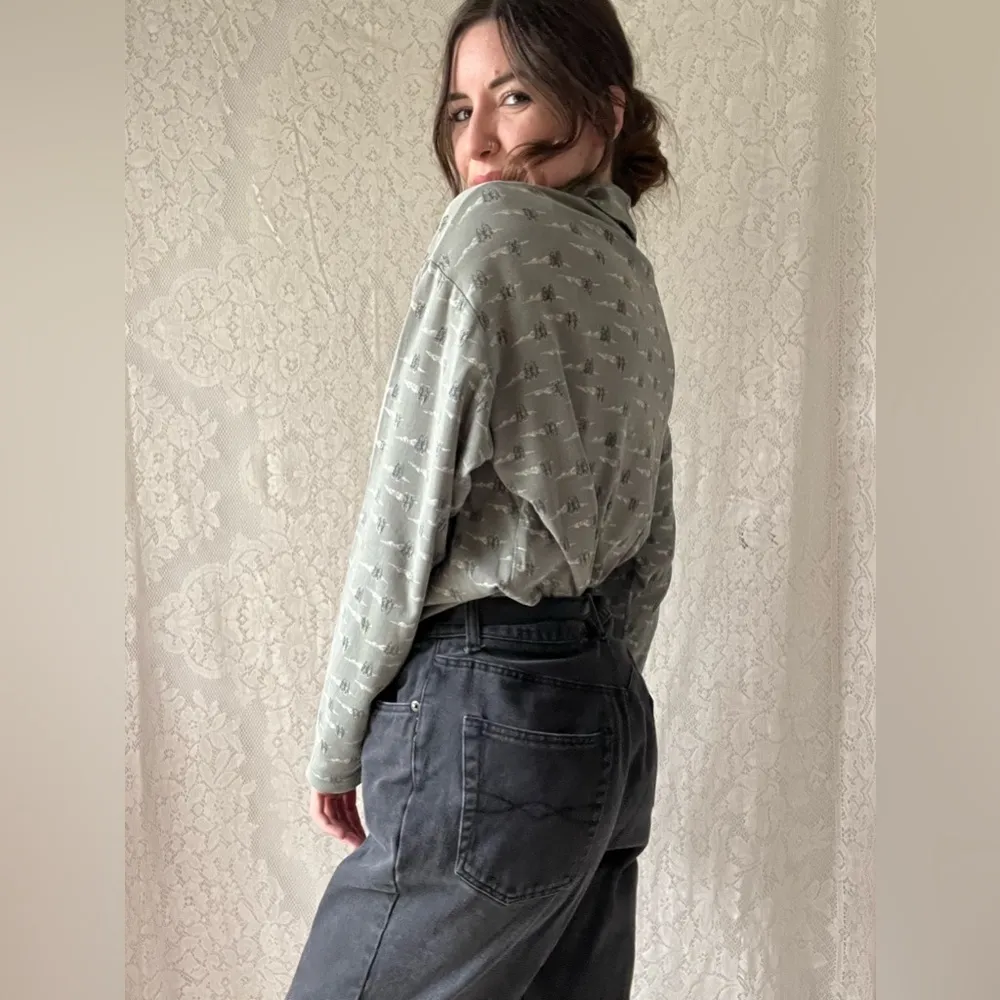 Green 90s Style Turtle Neck Mountains & Trees Long Sleeve Top Size undefined - Image 4