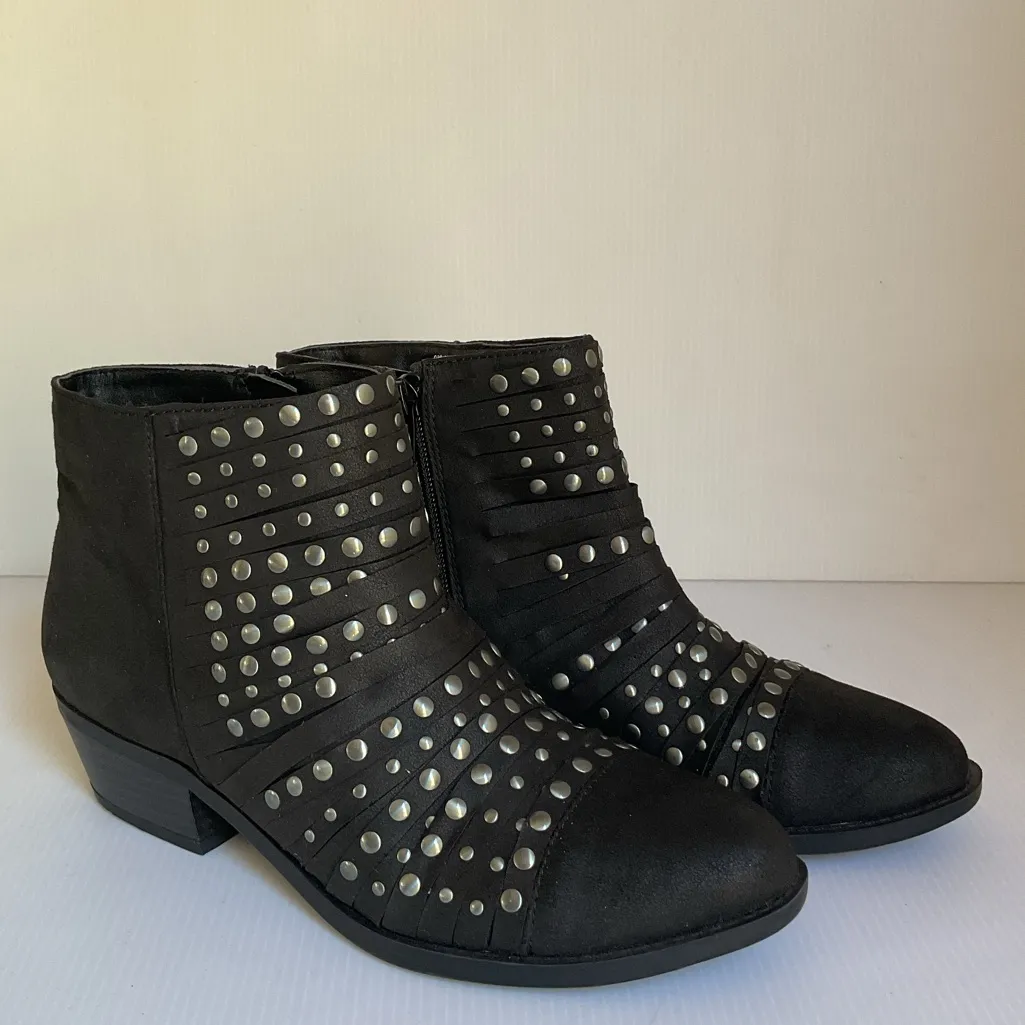 White Mountain Black Studded Ankle Boots Size 8.5 - Image 4