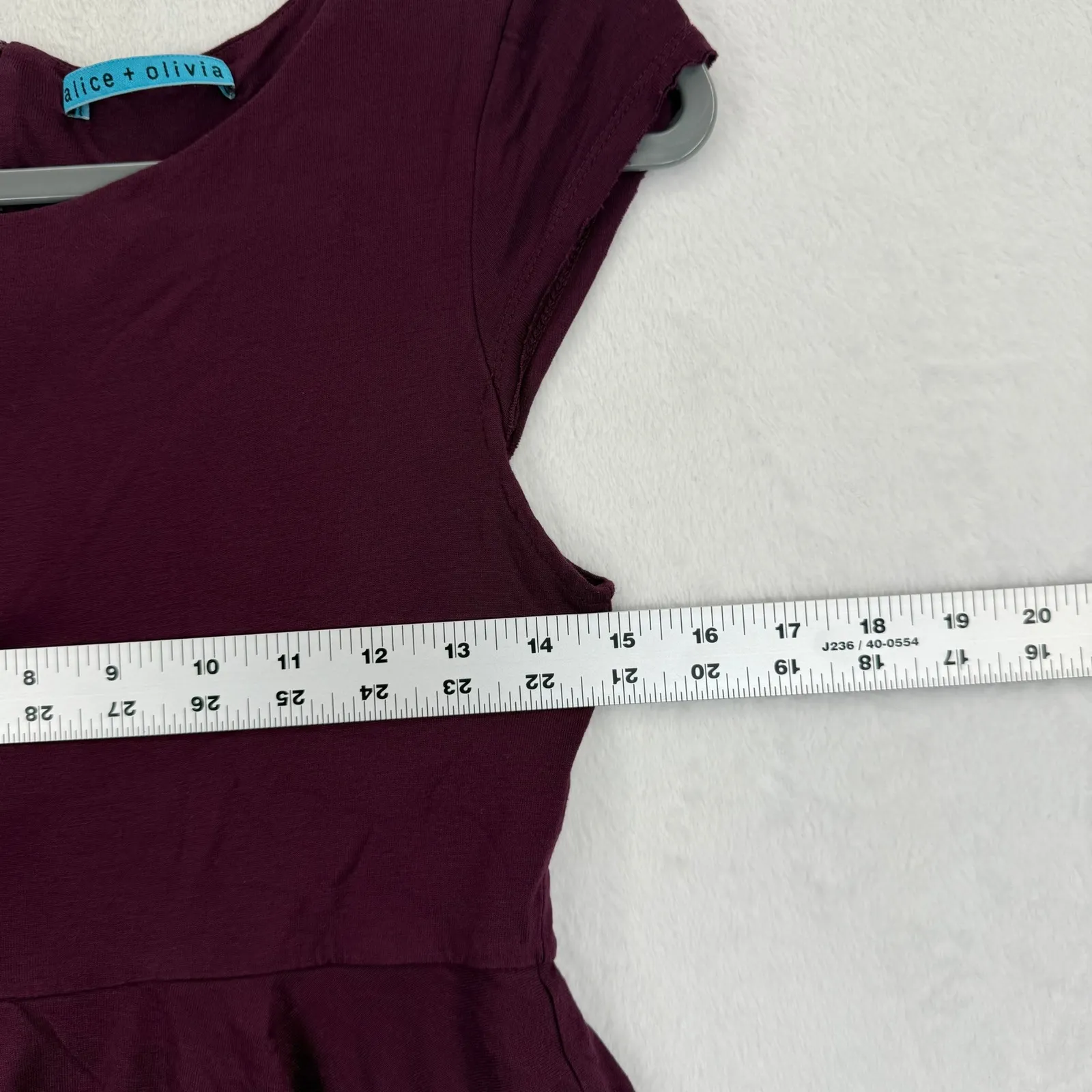 Alice + Olivia Top Womens Sz S Peplum Short Sleeve Maroon Rayon Silk Blend READ‎ - Image 2