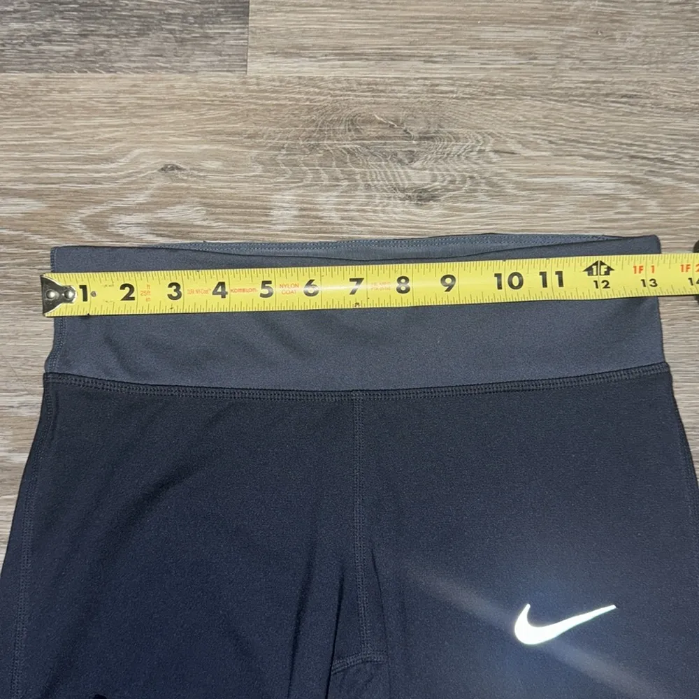 Nike Dry Fit Cropped Capri Leggings - Image 8