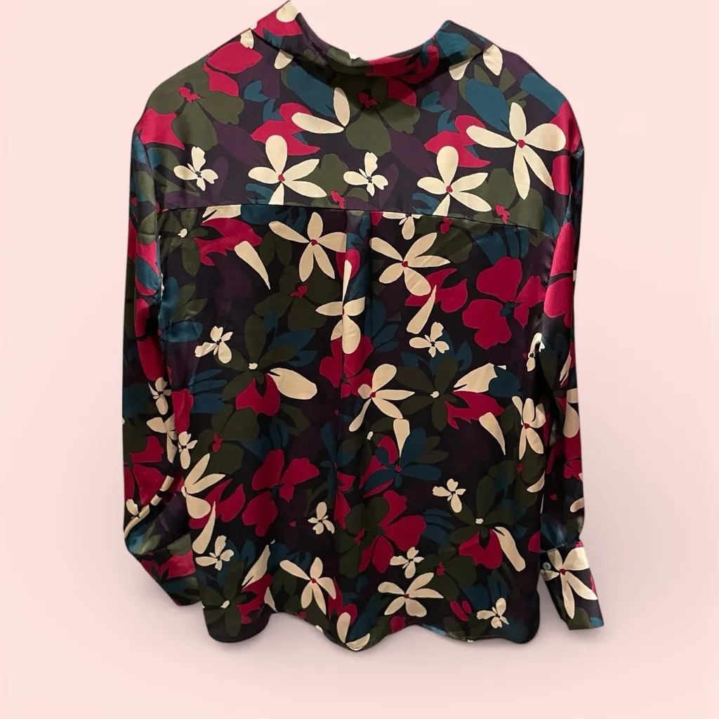 Beautiful silky olive plum plumeria floral button front blouse Haver & Blair Green Size M - Image 3