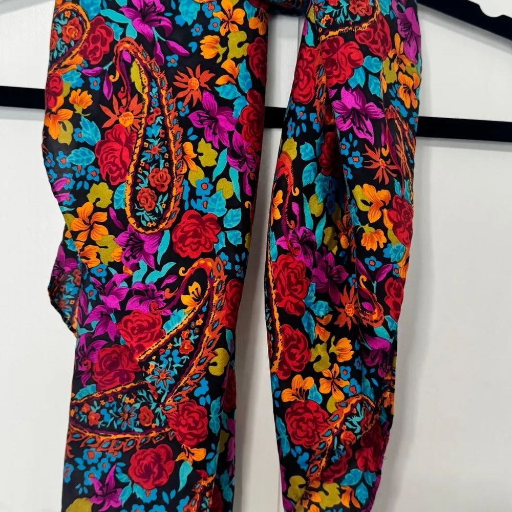 Beautiful Harve Benard Silk Floral Print Scarf (36x36) - Image 2