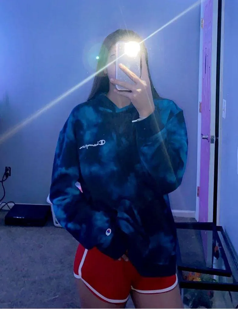 Champion hoodie - Image 2