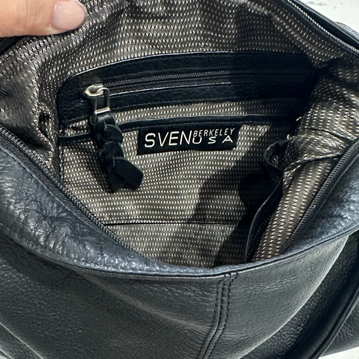 SVEN Berkeley USA Pebbled Black Leather Minimalist Shoulder Hobo Bag, EUC - Image 6