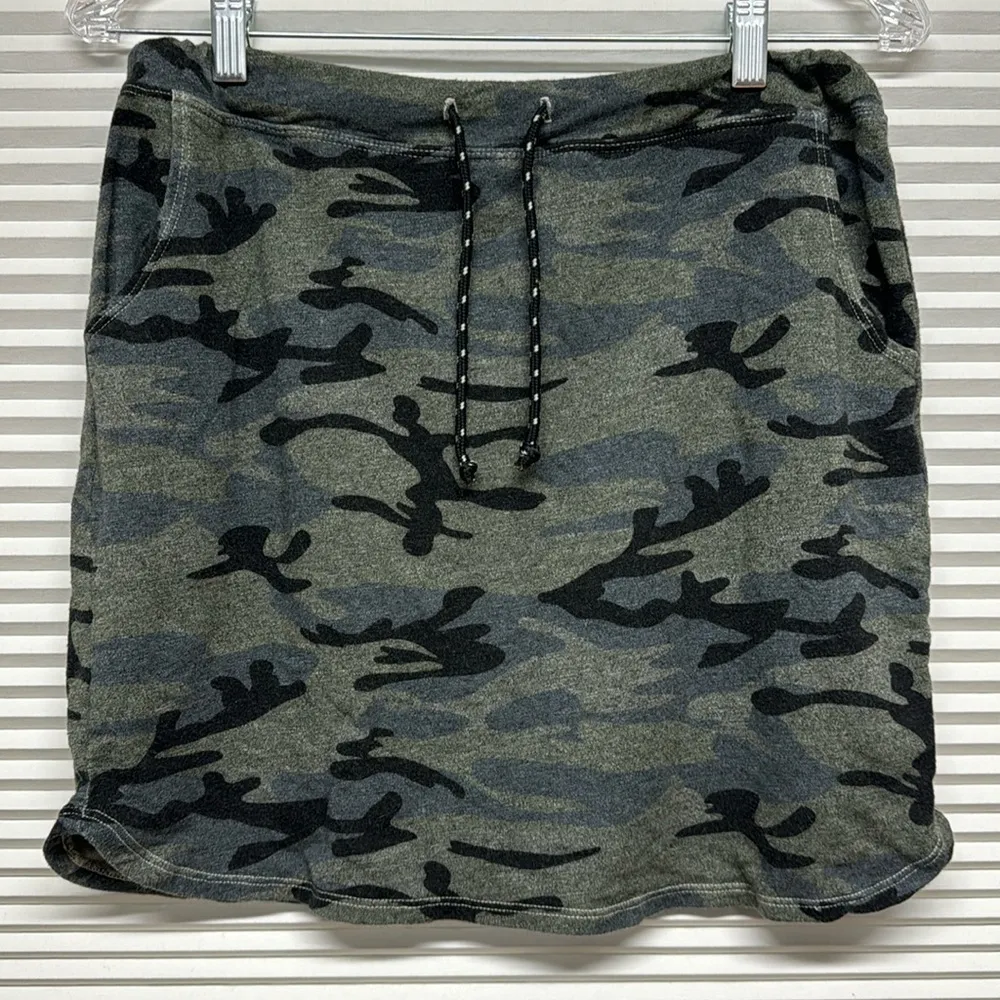 Sundry Camouflage Pull On Mini Skirt Size Medium - Image 2