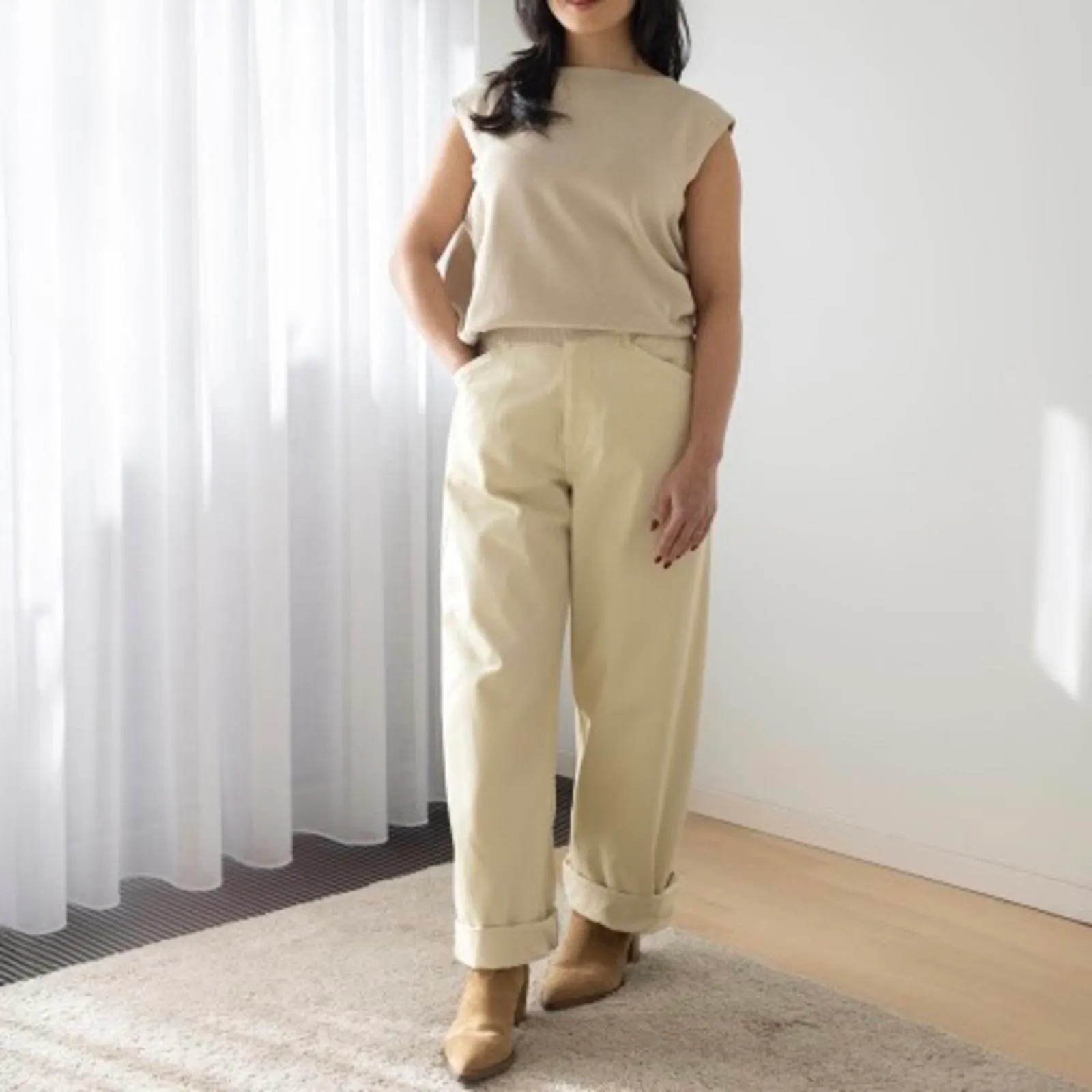 Uniqlo U Sleeveless Crew Neck Cotton Cocoon Sweater Beige Small - Image 2