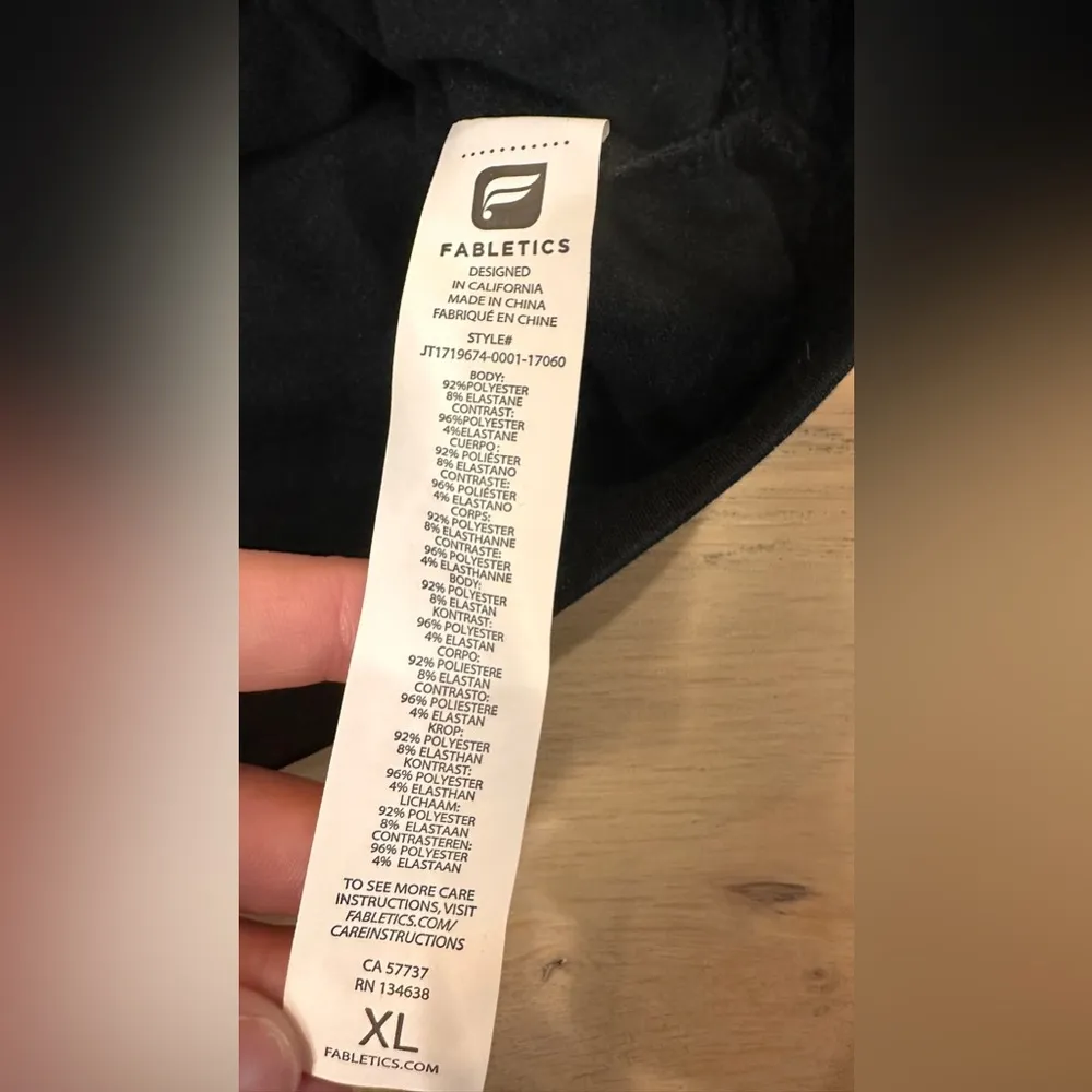 Fabletics  Gigi half zip mesh pockets pullover black size XL NWT - Image 7