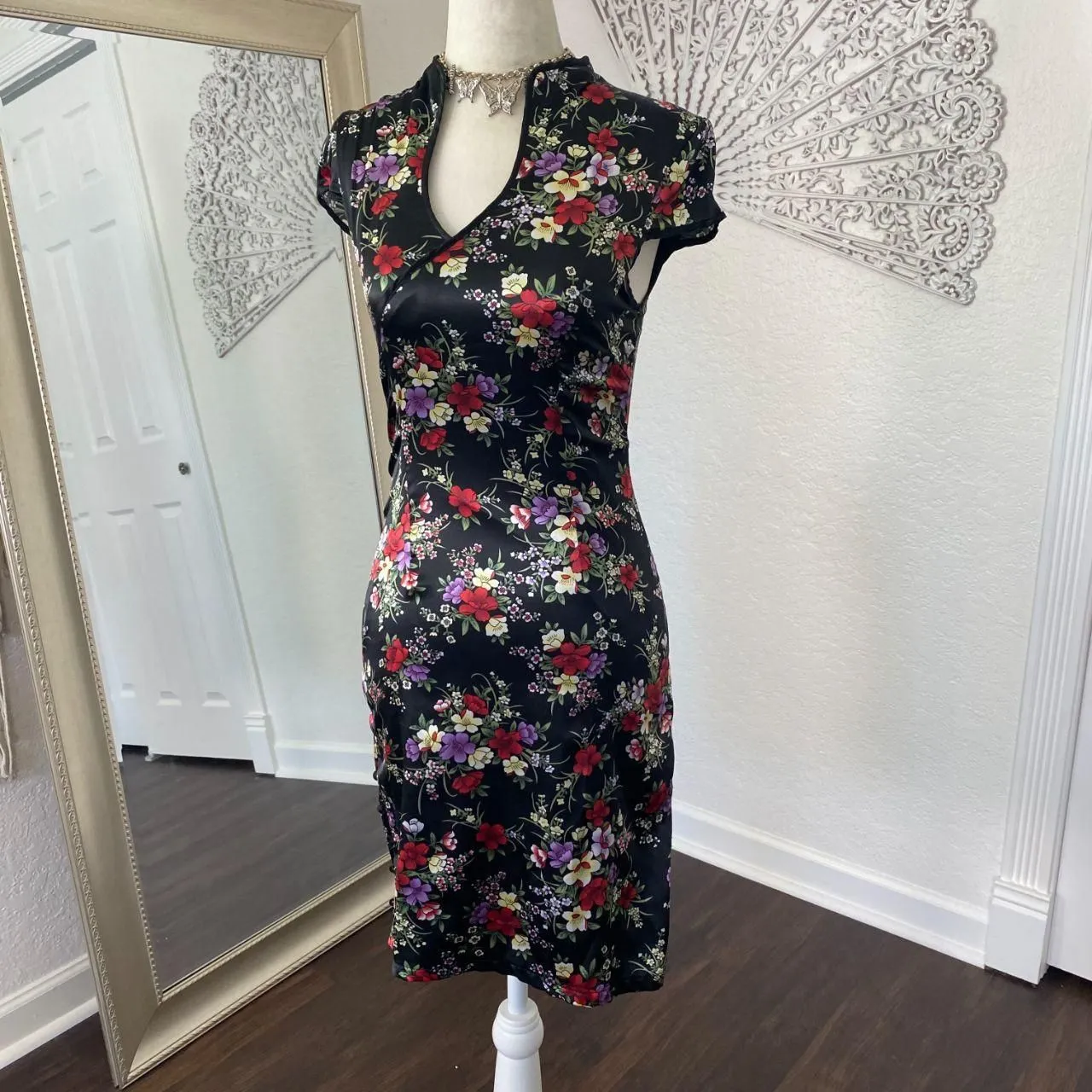 Vintage Colorful Floral Black Shinty Satin Cheongsam Bodycon Midi Dress S - Image 3