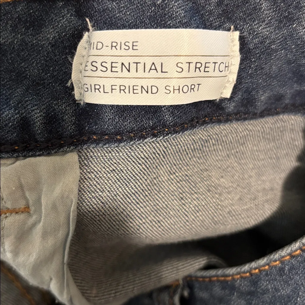 Lane Bryant Mid ~Rise Girlfriend Essential Stretch Short Sz 26 Plus Pearl Detail - Image 7