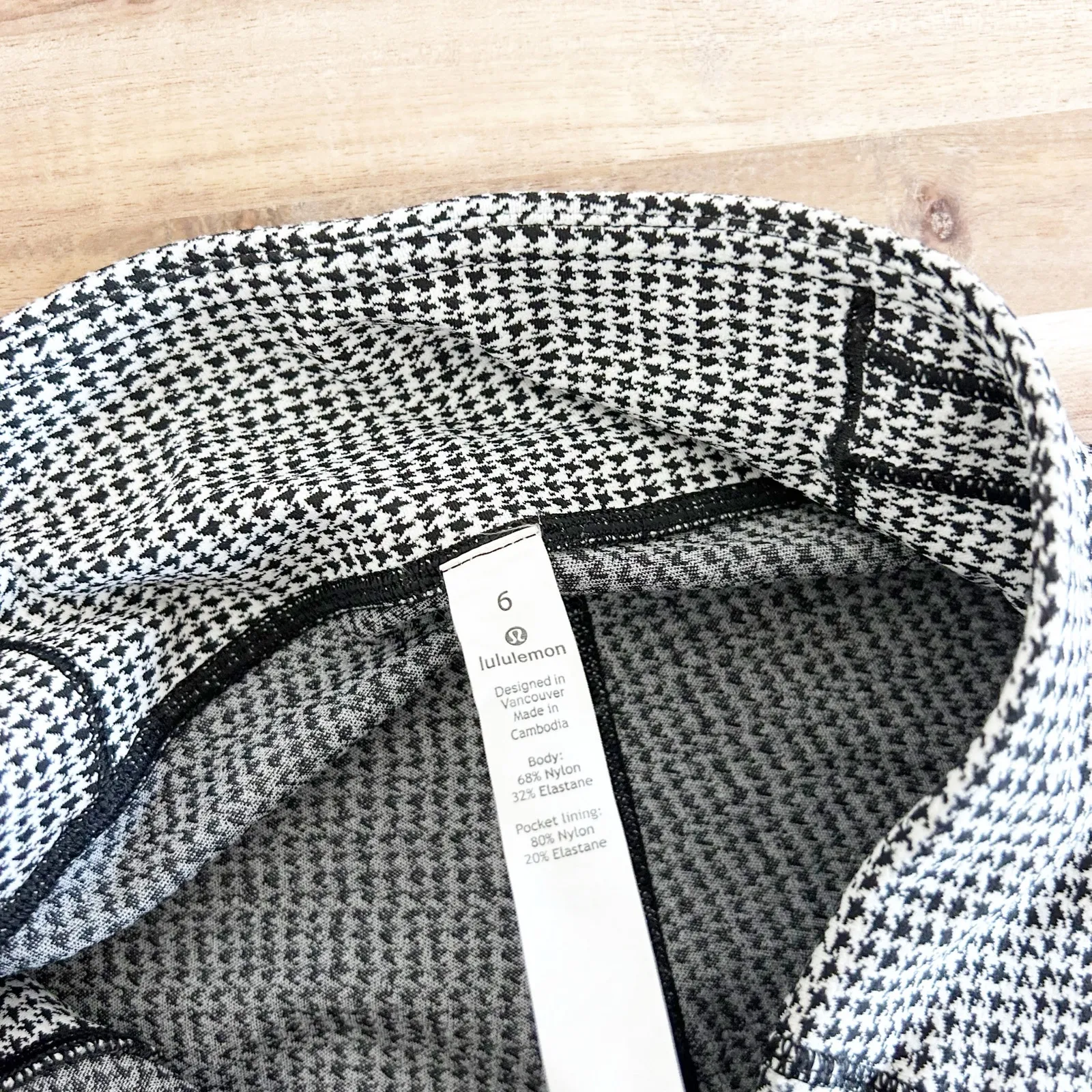 Lululemon Speed Up Tight Full On Luxtreme Teeny Tooth White Black Sz 6 - Image 3