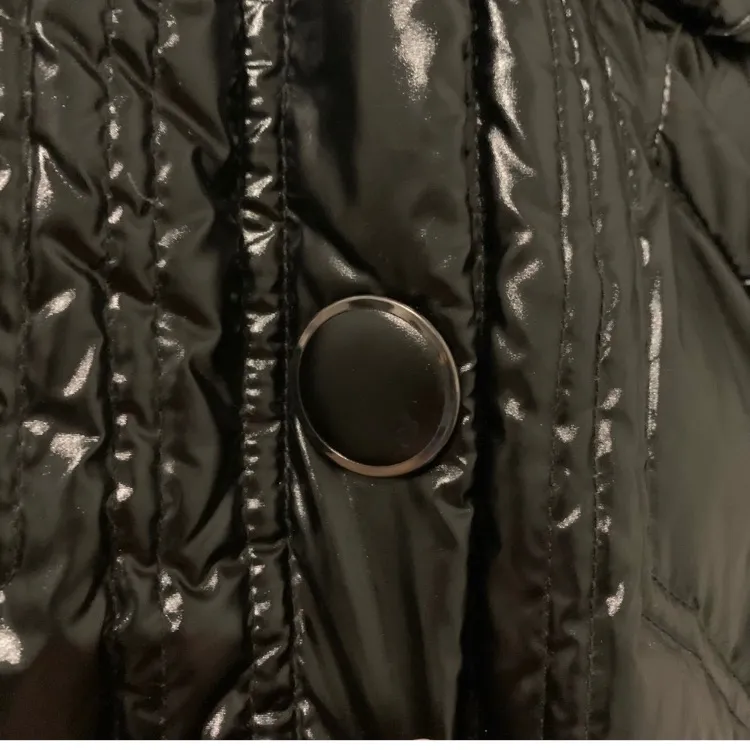 Vero Moda Classic size Medium black down jacket with faux fur hood EUC - Image 10