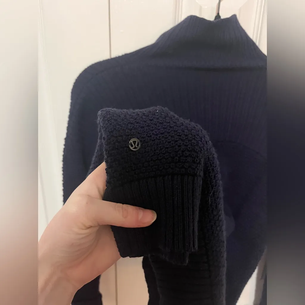 Lululemon Warm & Restore Sweater Midnight Navy Size Small - Image 7