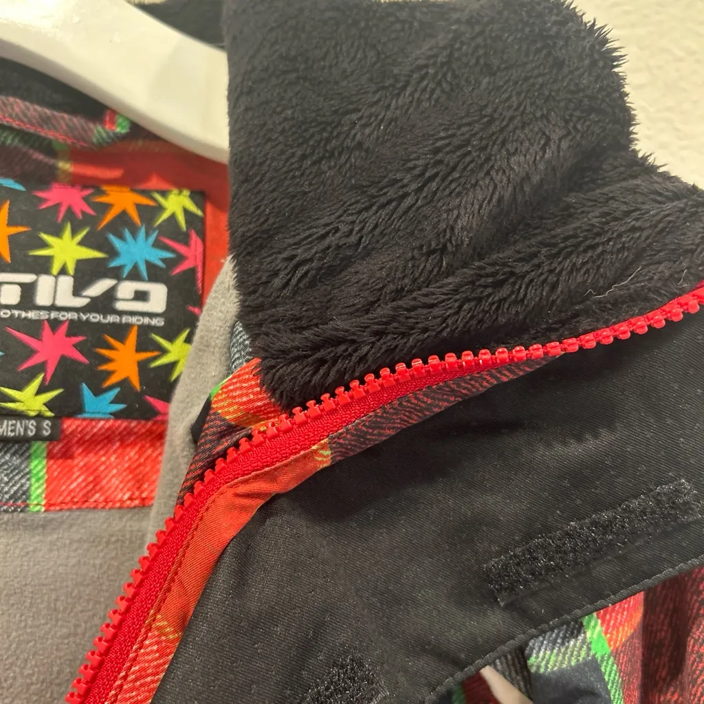 Estivo Women's Checkered Ski snowboard Jacket Small red plaid hooded winter coat - Image 6