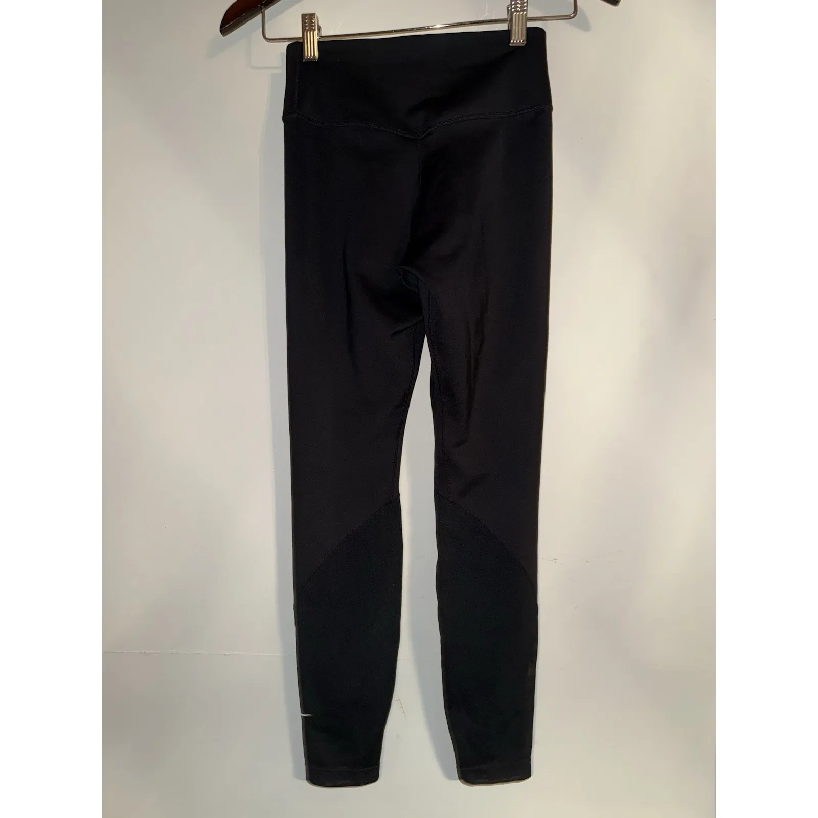 Nike One XS‎ Women's Tight Fit High Rise Yoga 7/8 Leggings Black AT1102-010 - Image 3