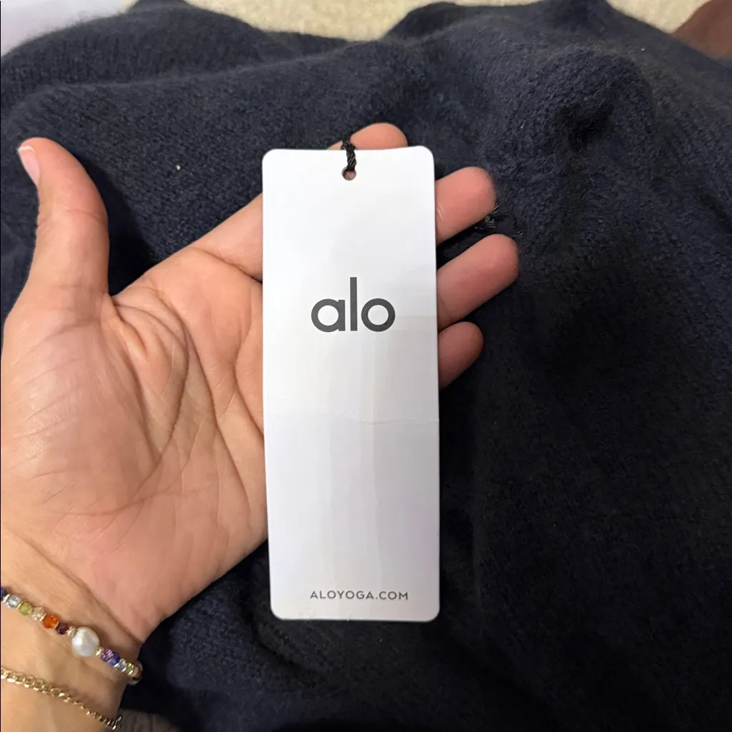 ALO Yoga Black wool cashmere new class hoodie - Image 8