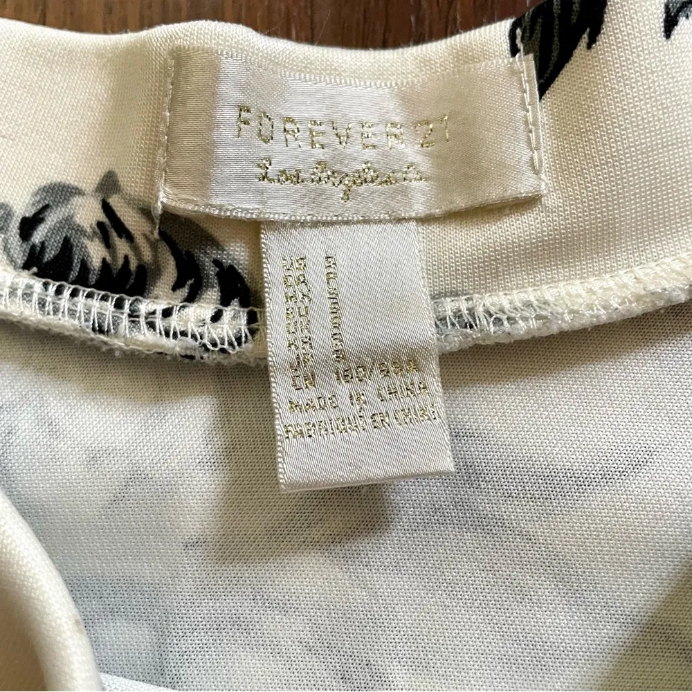 FOREVER 21 ice skater style mini skirt, size S - Image 6