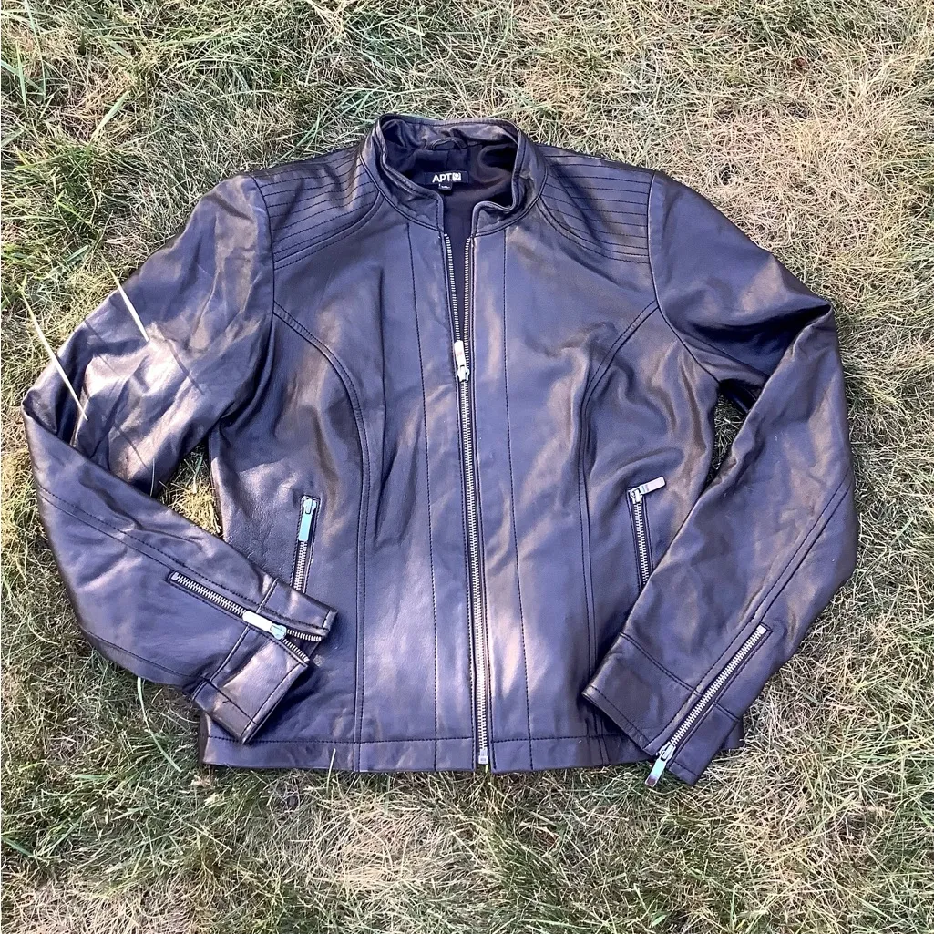 Genuine leather jacket 🌷stylish🌷 - Image 10