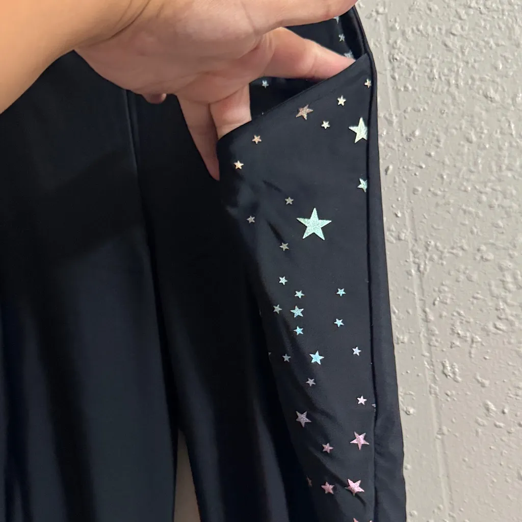 Torrid Black Star-Patterned Women's Capri Leggings - Image 5