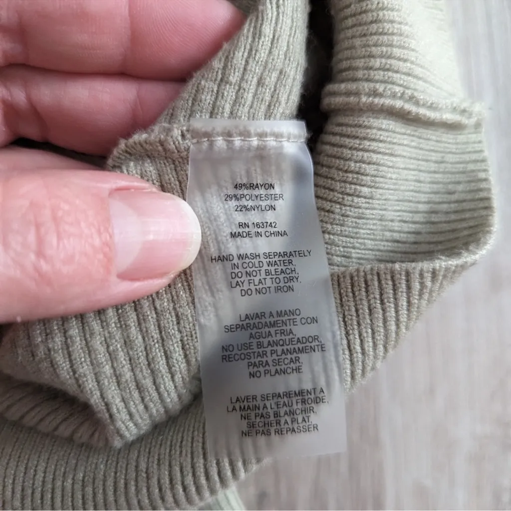 Vila Milano Sage Green Short Sleeve Ribbed Pullover, Drop Shoulder, Large - Image 3