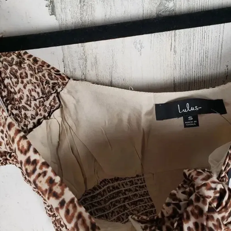 NWT Lulu's Fiercely In Love Leopard Print Tie Front Crop Top Women's Size Small - Image 10