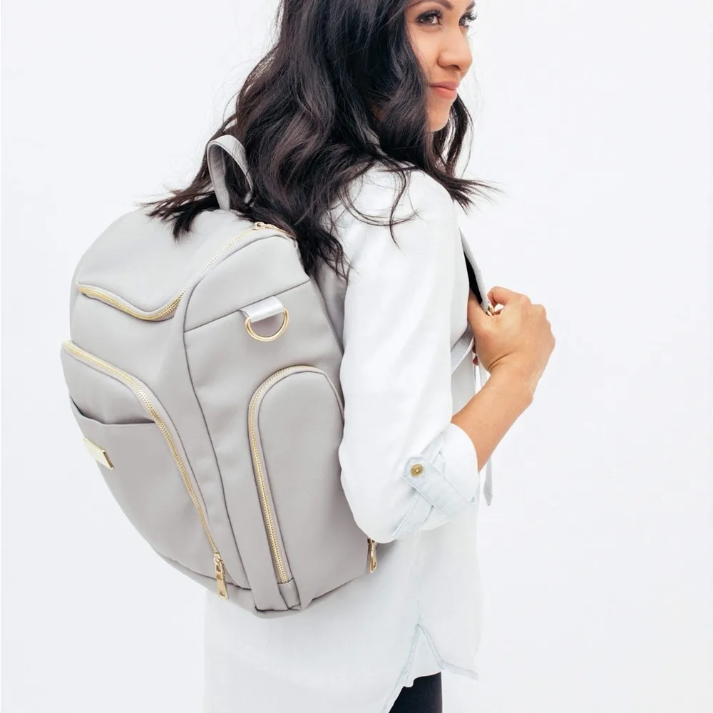 🩷💙Grey Fox Gray Diaper Bag with Gold Accents💙THIS IS BABY BAG 💼 👶 OF QUALITY. - Image 6