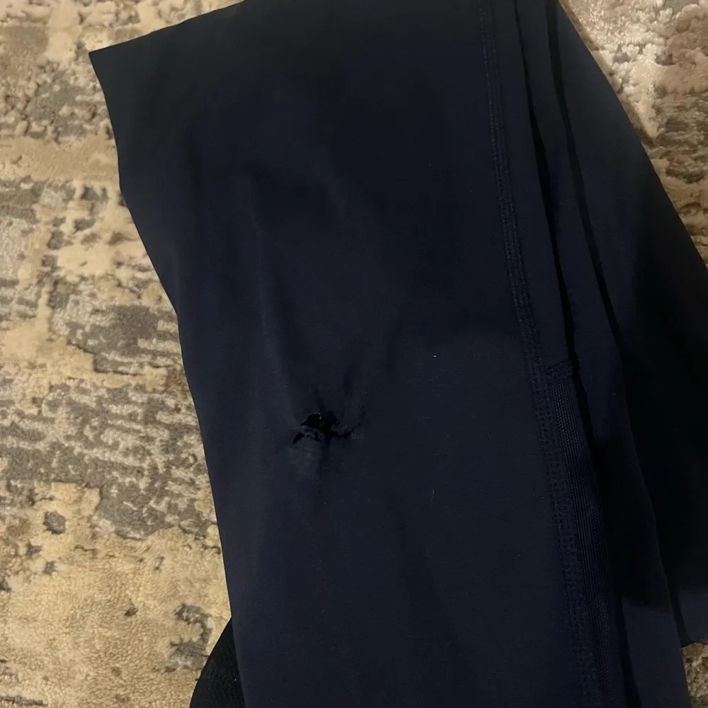 FLAWED Nike Navy Blue Pro 365 Tight Leggings Size Small - Image 5