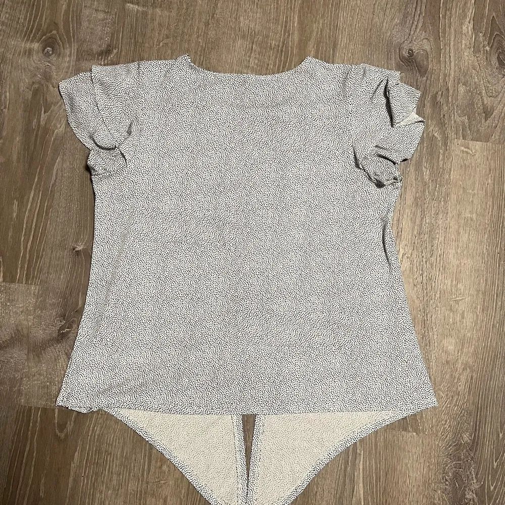 Adrianna Papell Tie Front White With Black Dots Blouse Women’s Medium - Image 7