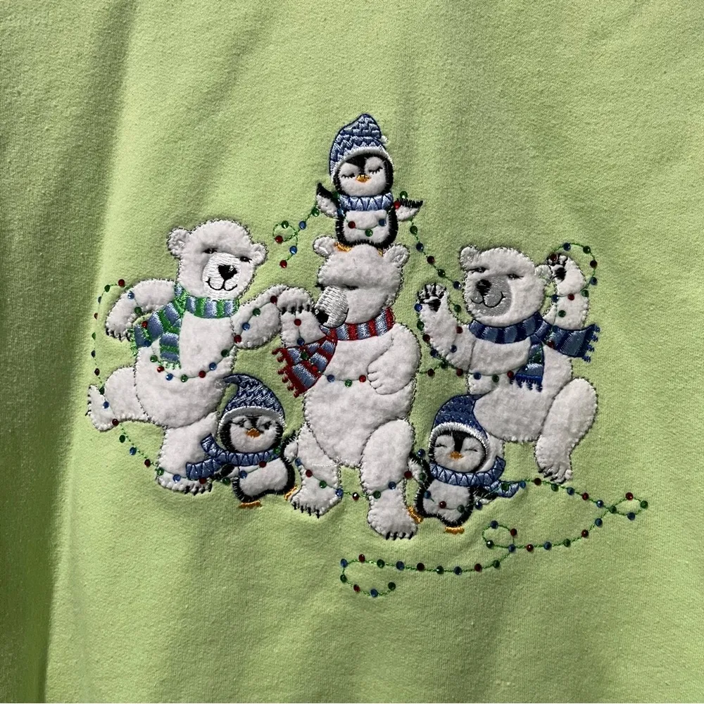 Morning Sun Polar Bear Embroidered Green Christmas Sweatshirt Size Large - Image 2
