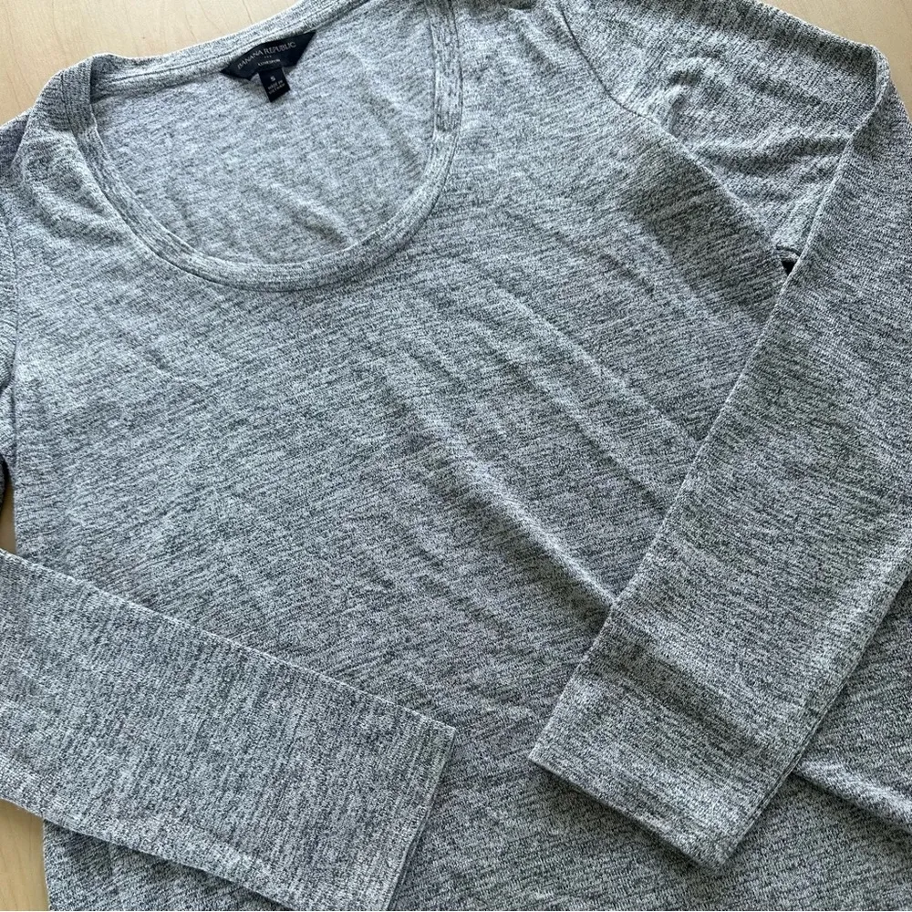 Banana Republic Factory Marled Grey Luxespun Long Sleeve Scoop Neck Top Gray - Image 4