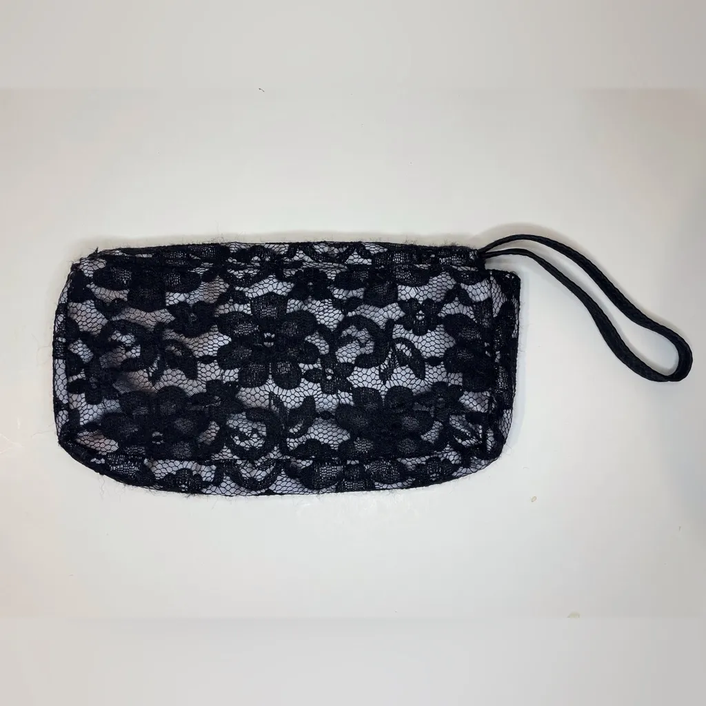 Victoria’s Secret Y2K Floral Lace Wristlet Black‎ and Gray Lace Clutch - Image 2