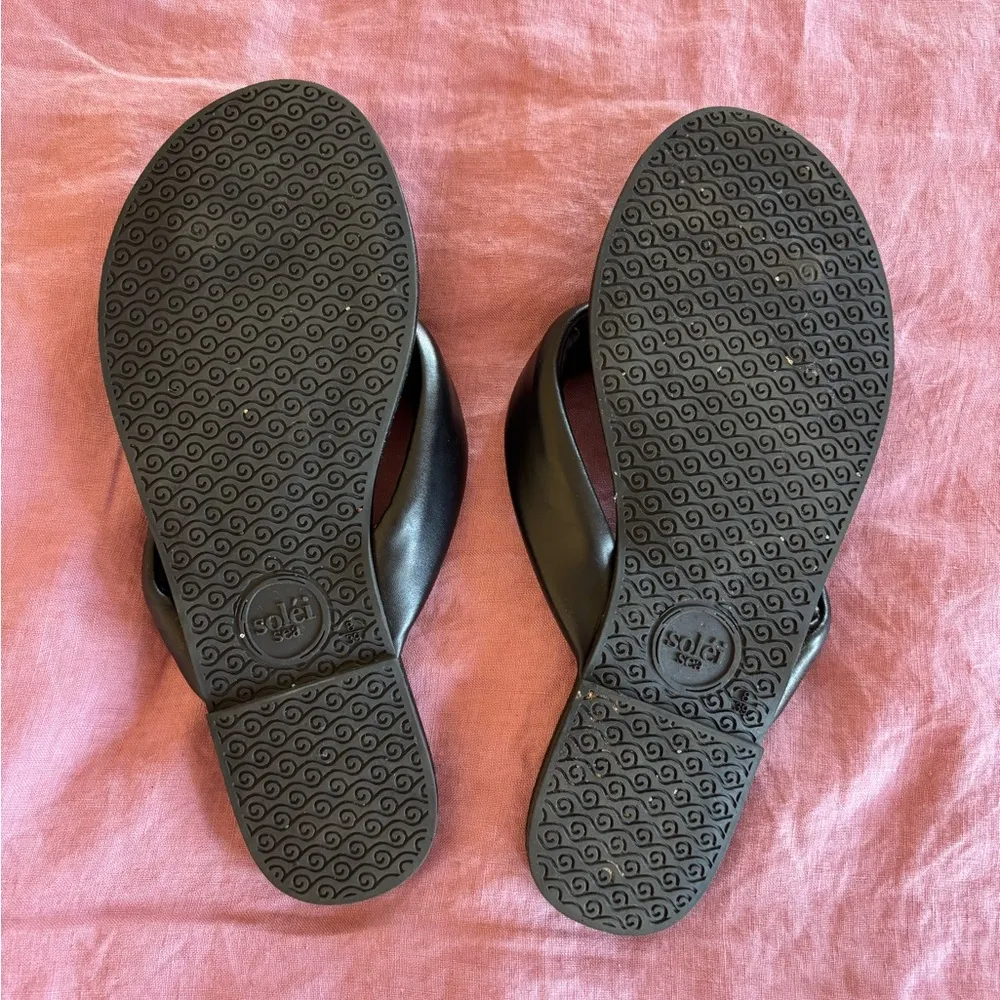 Revolve Black Bubble Sandal Solei Sea Flip Flop - Image 3