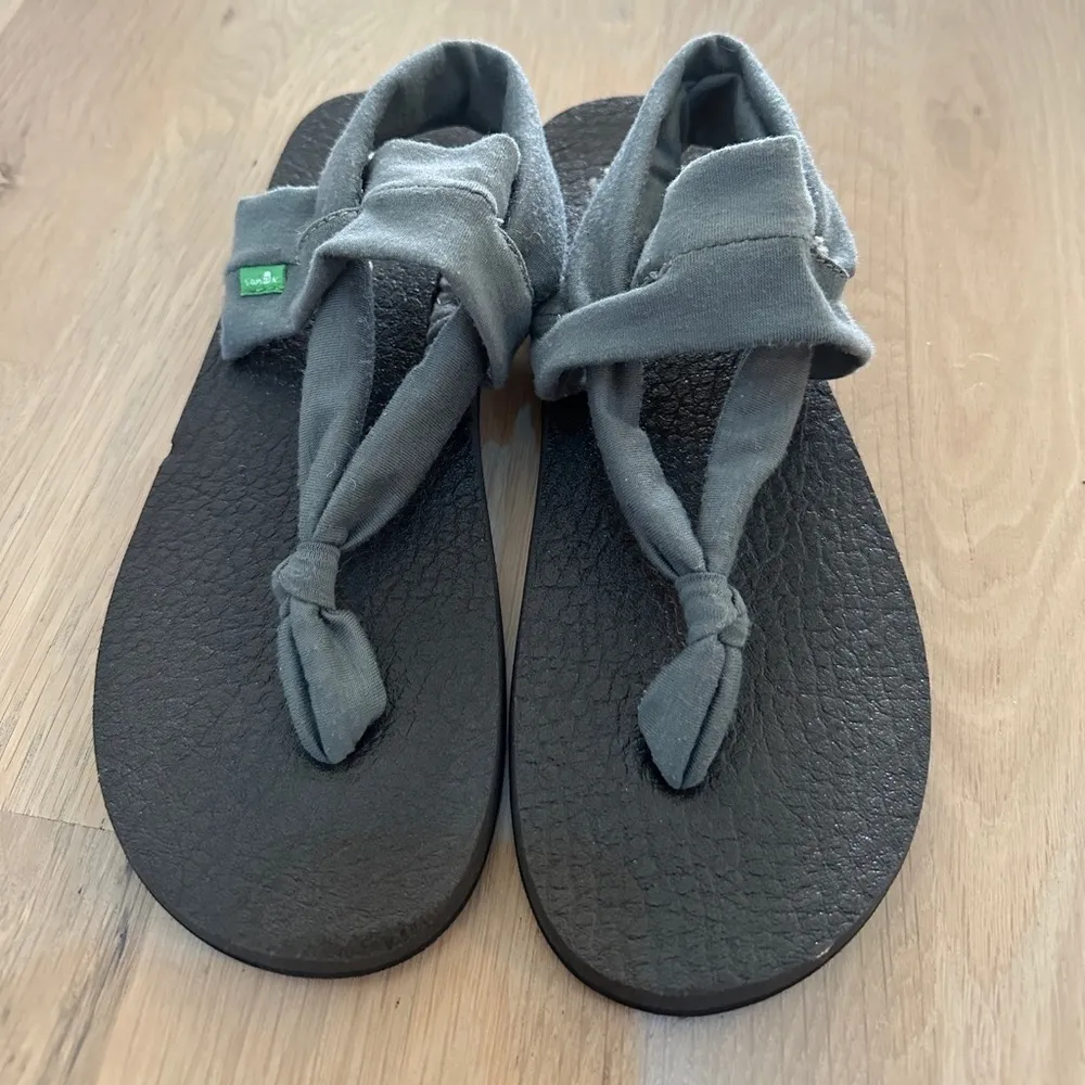 Sanuk yoga mat sling sandals gray size 7 - Image 2