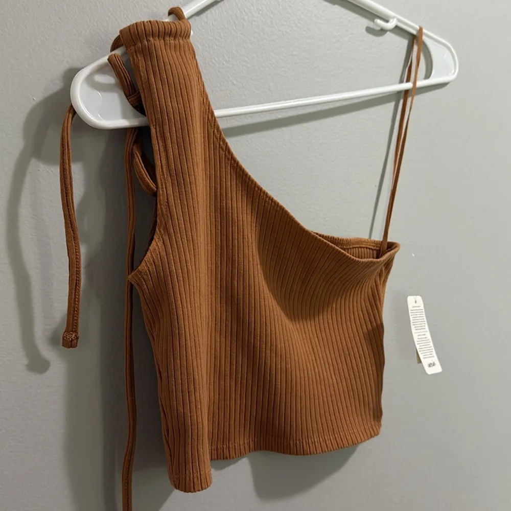Aerie Rebel Tie Cropped Knitted One Shoulder Ribbed Tank Top - Image 4