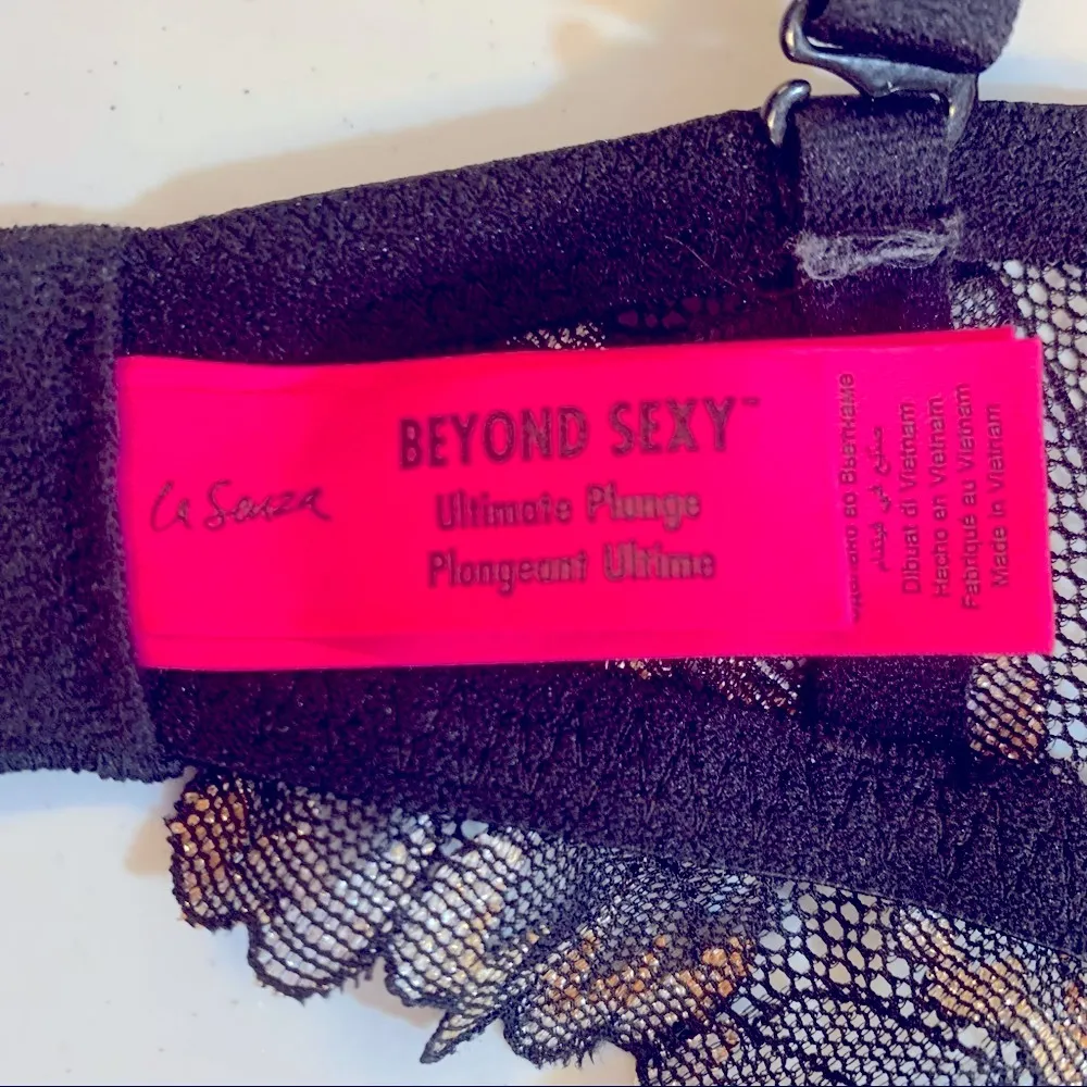 La Senza Beyond Sexy Ultimate Plunge Black and Gold Lace Bra - Image 3