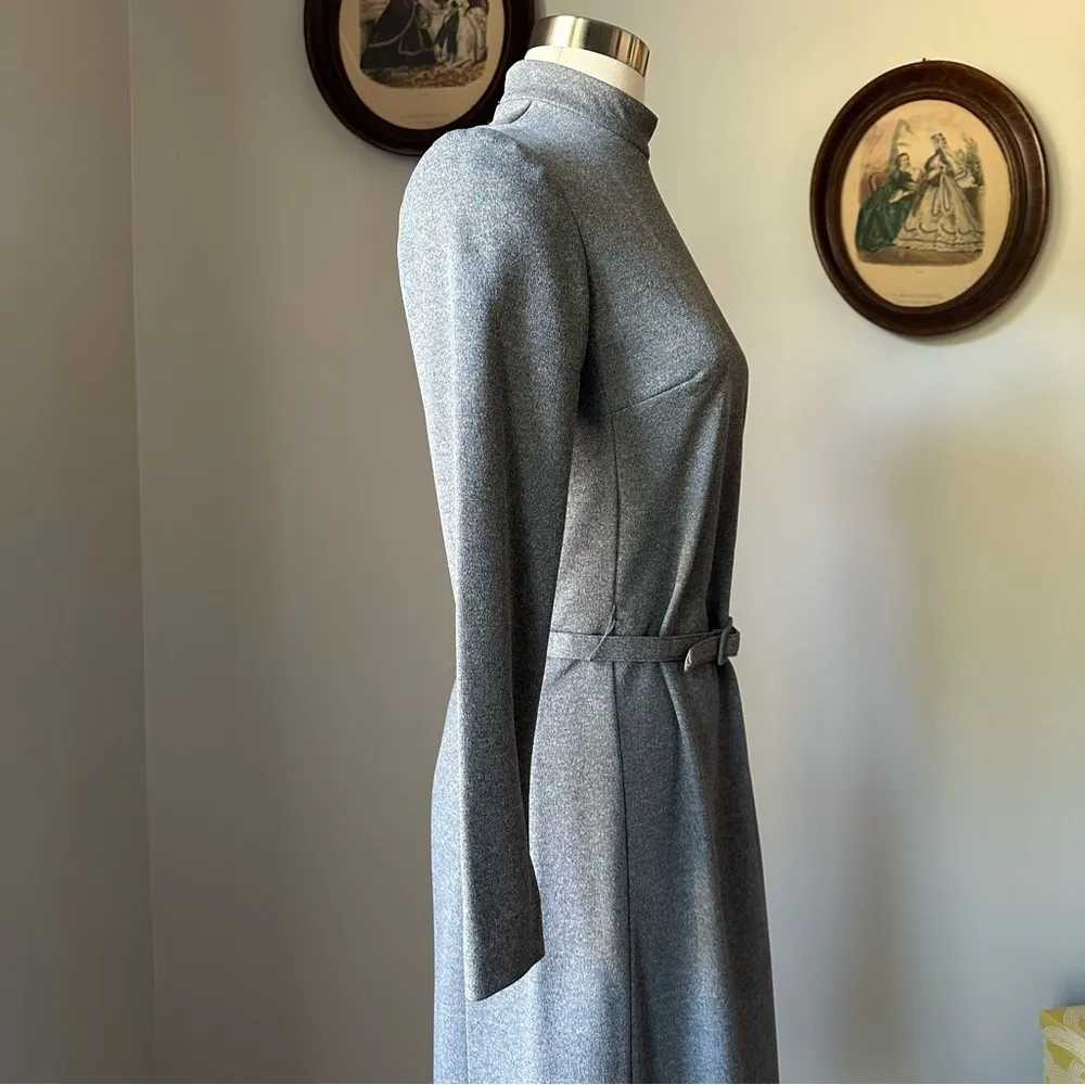 Vintage 1960s mod mockneck dress with belt - Image 9