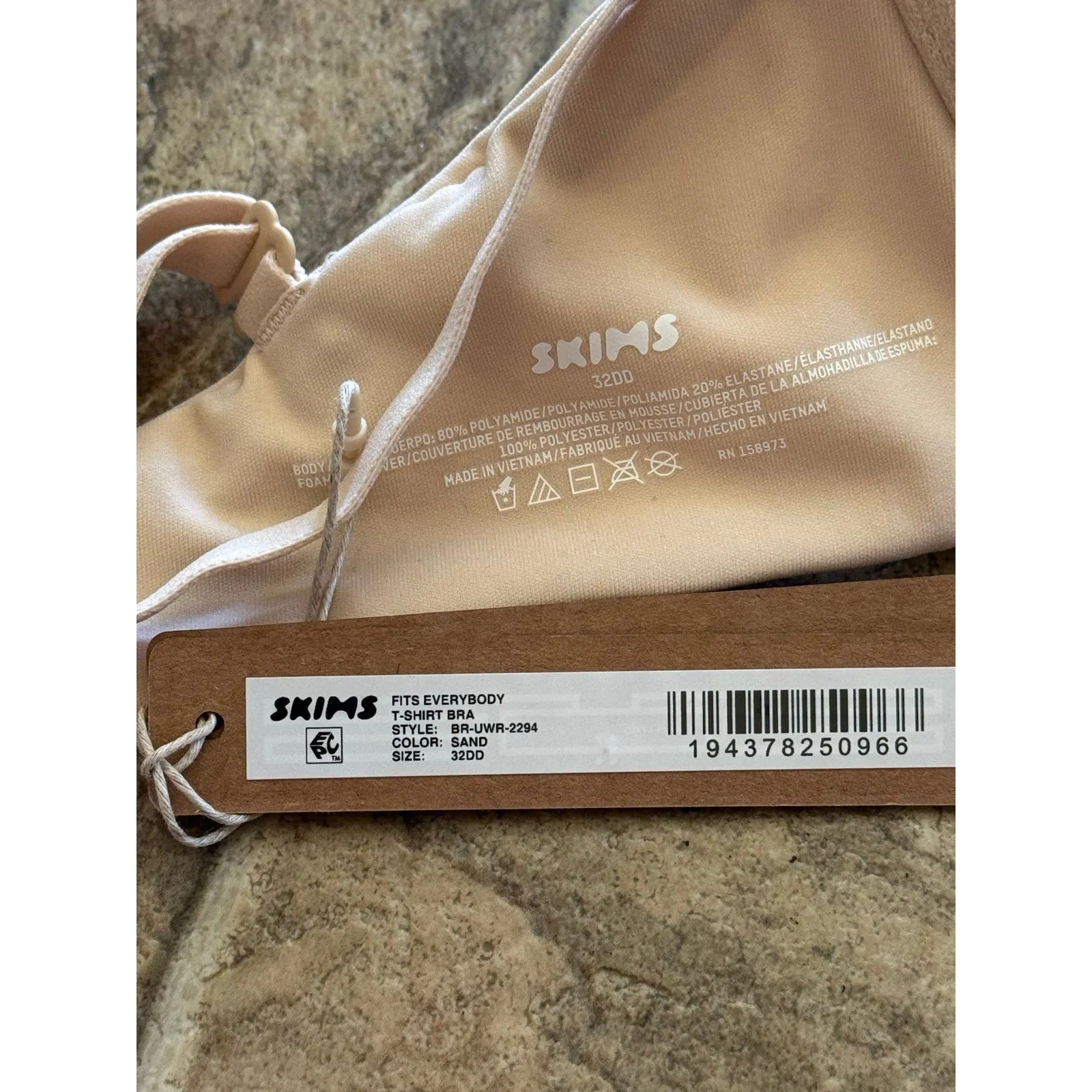 Skims Fits Everybody T-shirt Bra Sand Size 32DD - Image 7