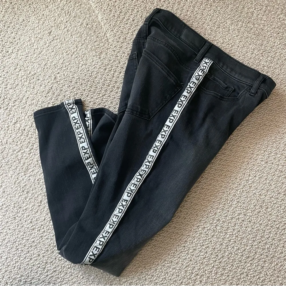 Express Antique Faded Grey Wash Logo Striped Mid Rise Skinny Jeans 2R - Image 5