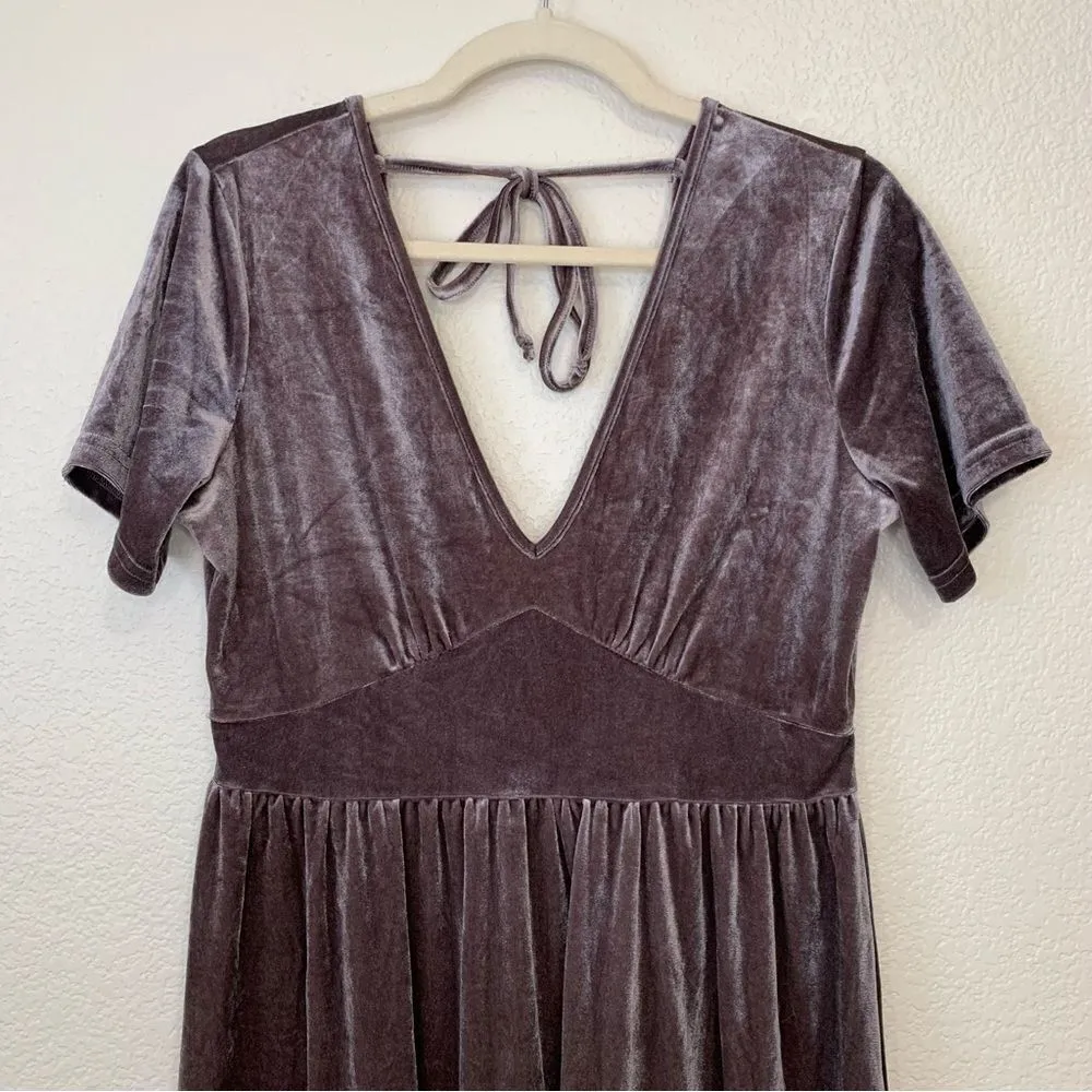 Wishlist Midnight Velvet Double V Tiered Skirt Short Sleeve Dress - Image 2