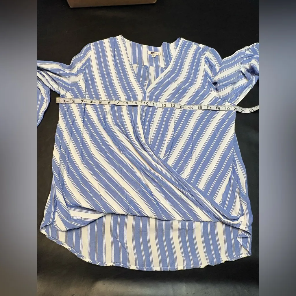 Kut from the Kloth Blue and White Striped Blouse size L - Image 8