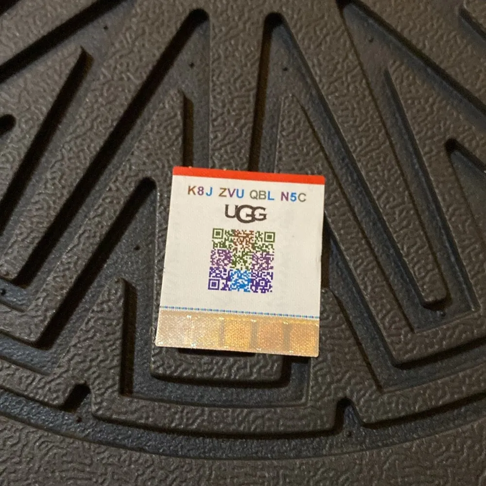 UGG Classic Dipper Stretch Boots - Image 12