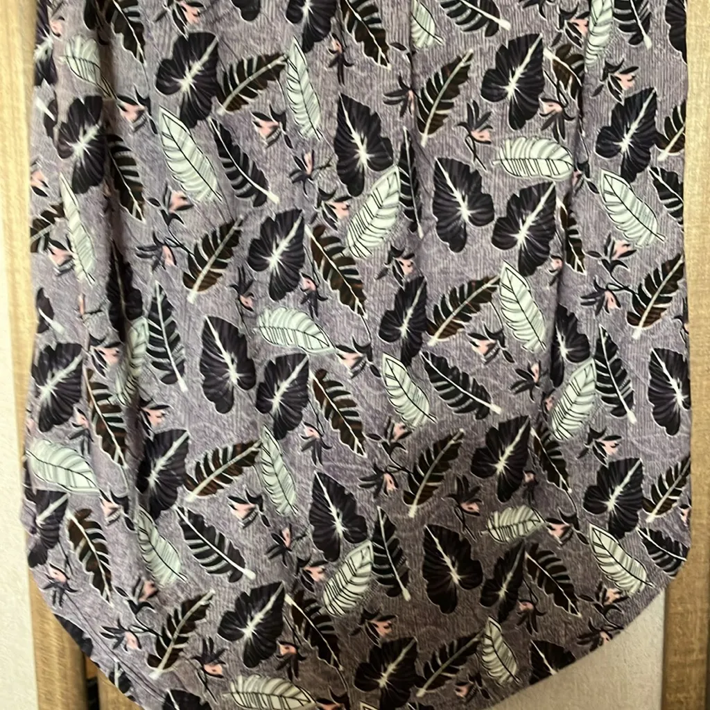 Notations Black and White Sleeveless Blouse with Mandarin Collar small - Image 9