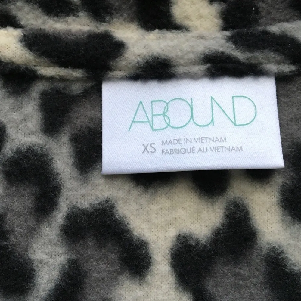 Abound Giada Leopard Print Fleece Sweatshirt XS Nordstrom Animal NWT - Image 4