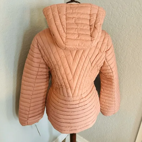 BCBGeneration Diagonal Seam Puffer Hooded Jacket Coral Pink Size Medium (8), NWT - Image 12