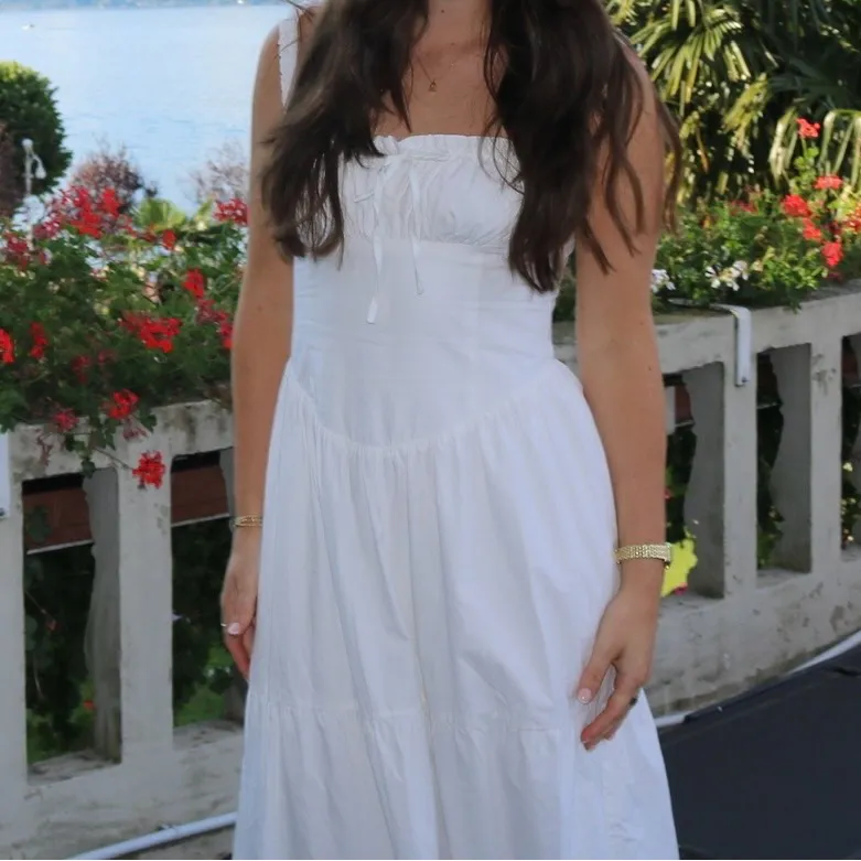 More to Come Maeve Maxi Dress White Size M - Image 4