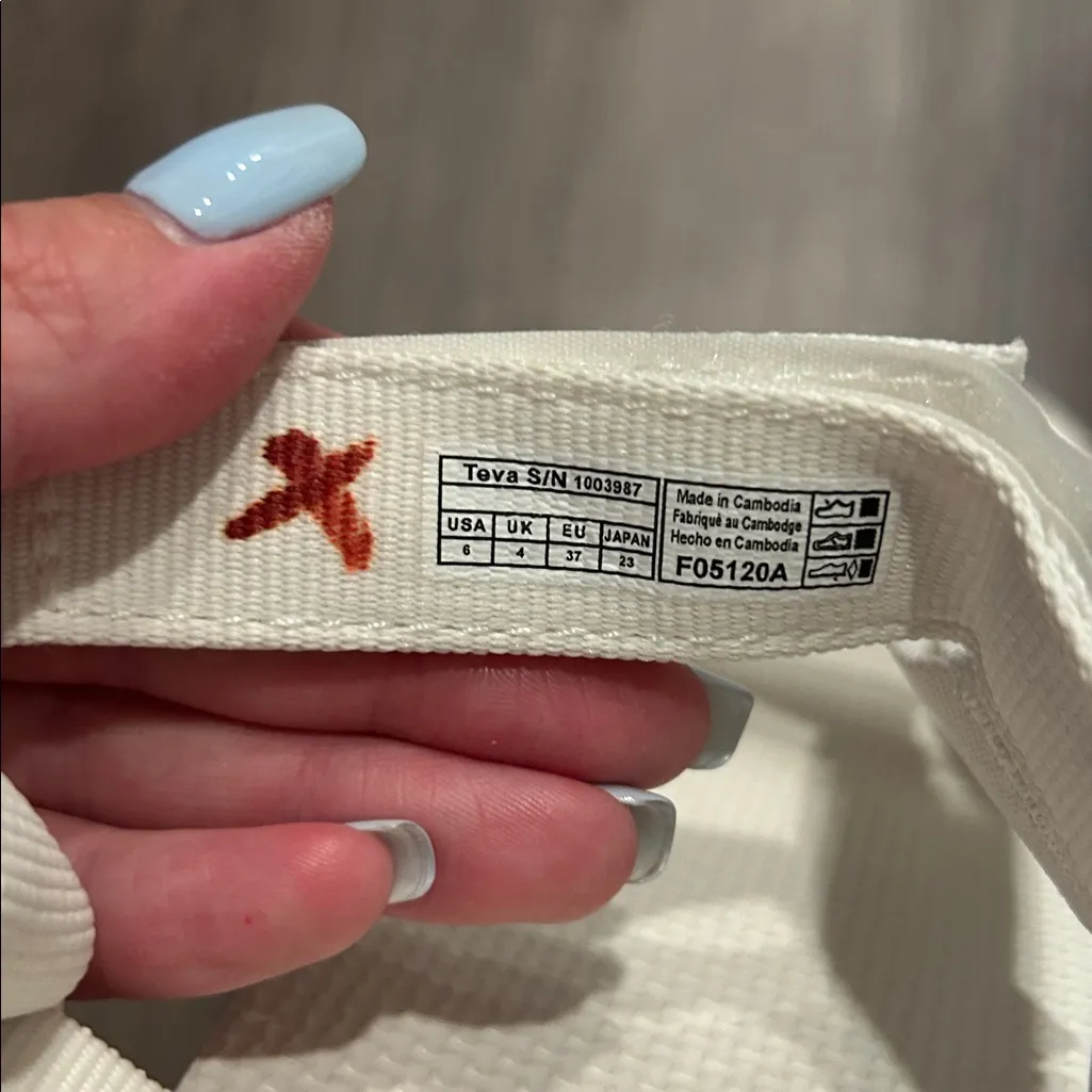 Teva White  Sandals Size 6 - Image 6