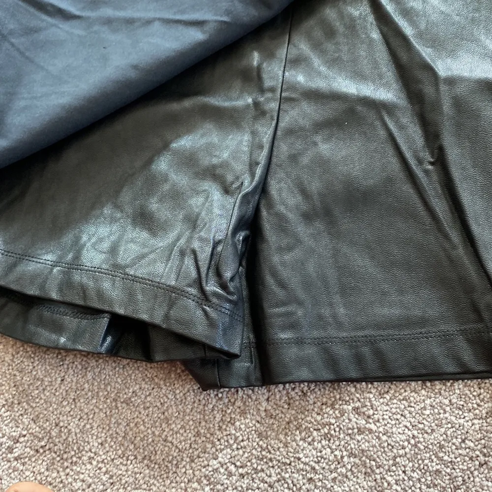 Iris Faux Leather Skort SIZE L - Image 3