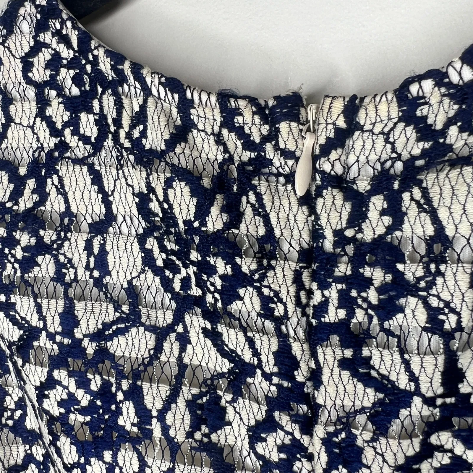 Maison‎ Jules Fit & Flare Blue Floral Lace Overlaid on Cream Mini Dress SZ M - Image 5