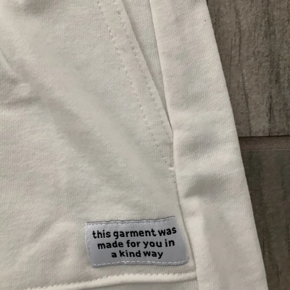 H&M white shorts - Image 2