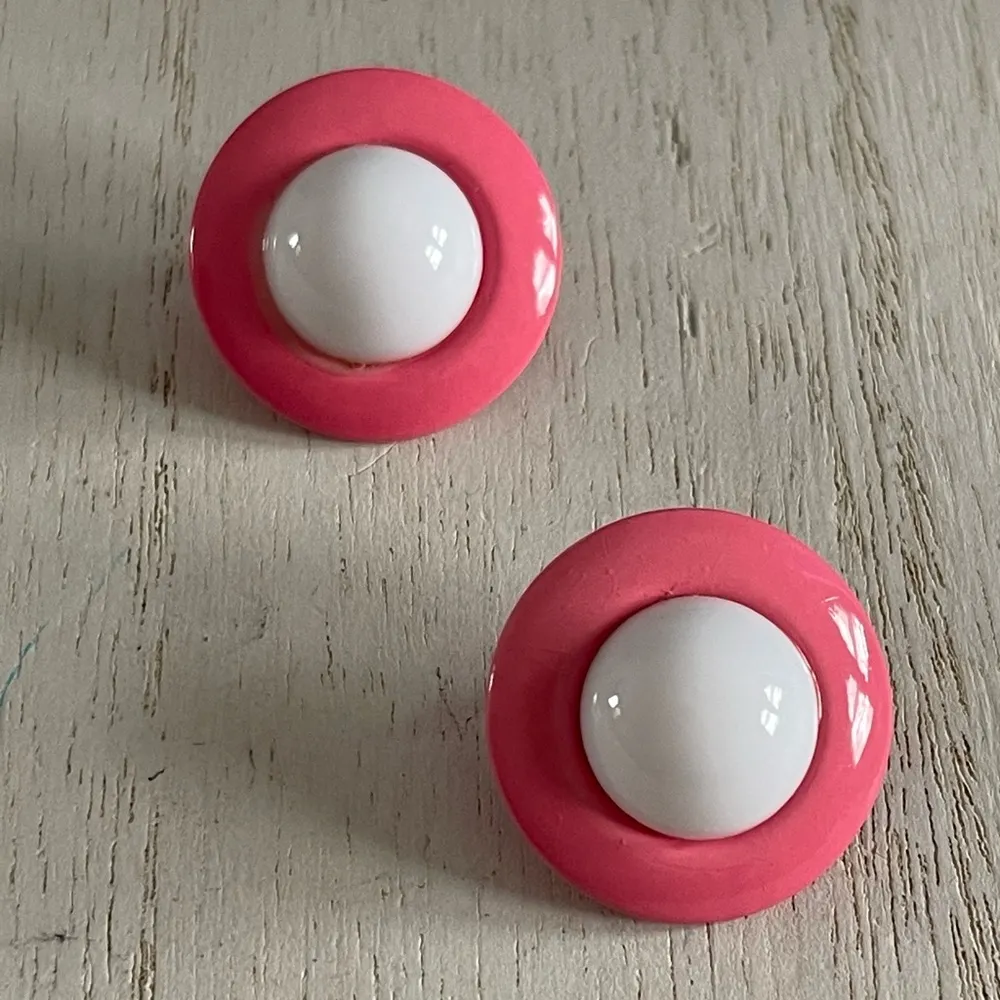 Pink and white vintage button earrings - Image 3